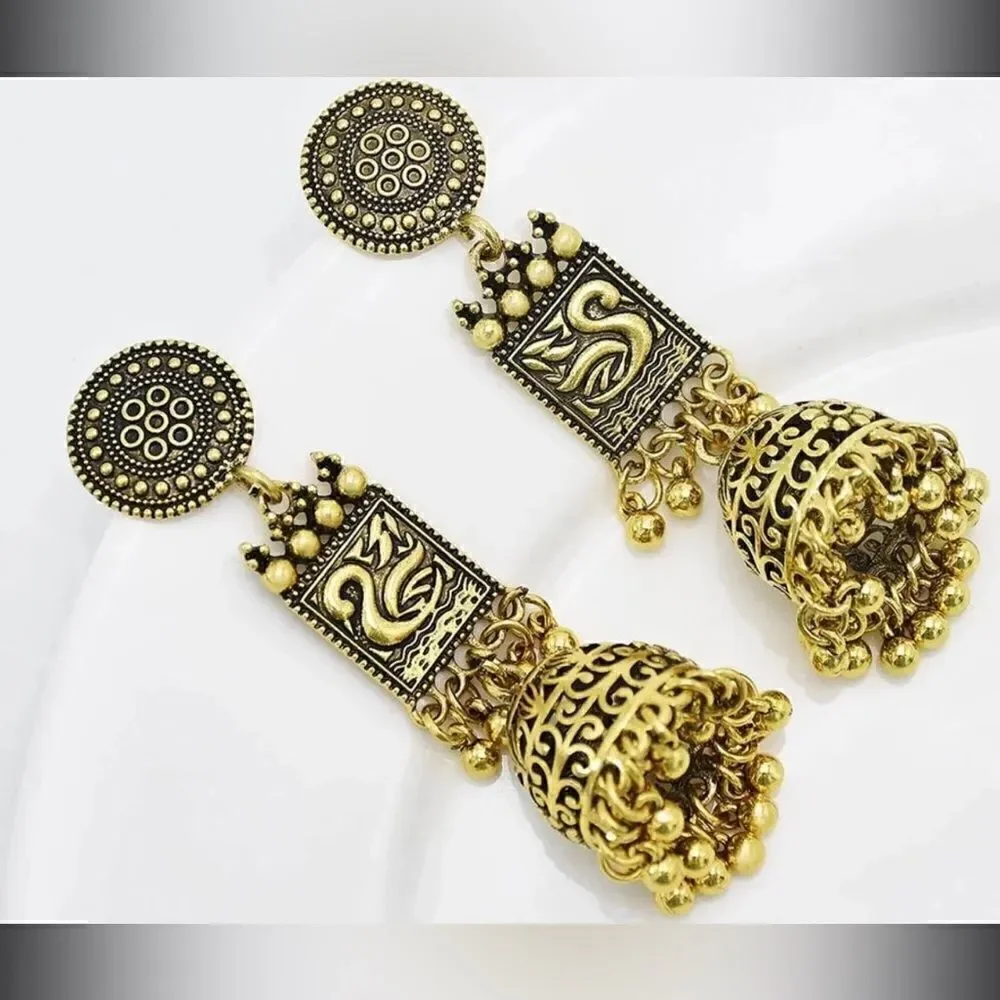 Beautiful  bell tassel earrings so much detail . Really unique.